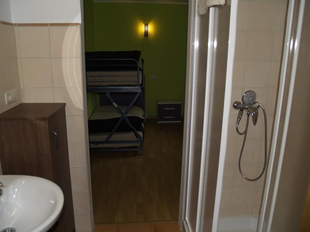 Albergue De Yebra Yebra de Basa Екстер'єр фото
