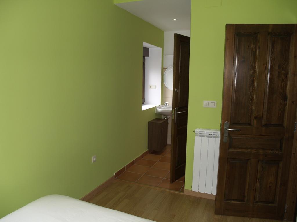 Albergue De Yebra Yebra de Basa Номер фото