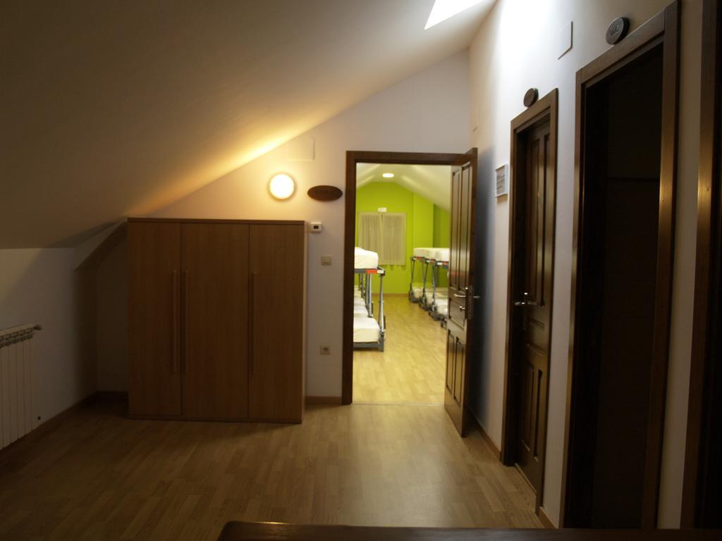 Albergue De Yebra Yebra de Basa Номер фото