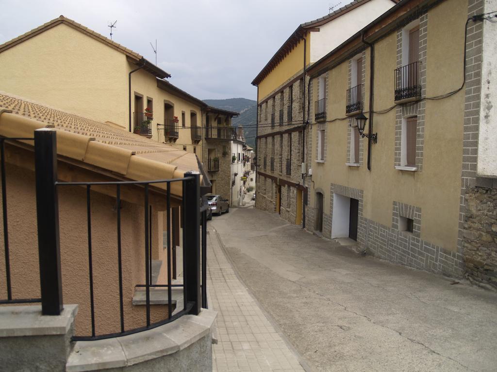 Albergue De Yebra Yebra de Basa Екстер'єр фото
