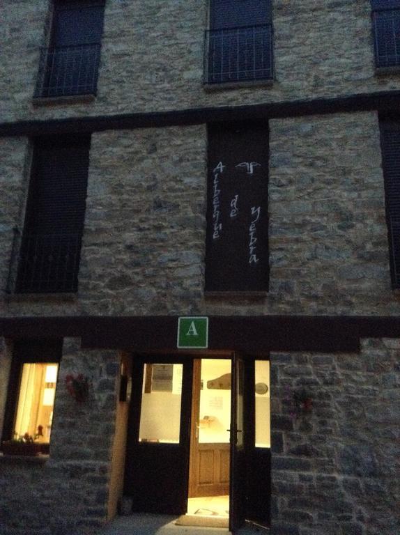 Albergue De Yebra Yebra de Basa Екстер'єр фото