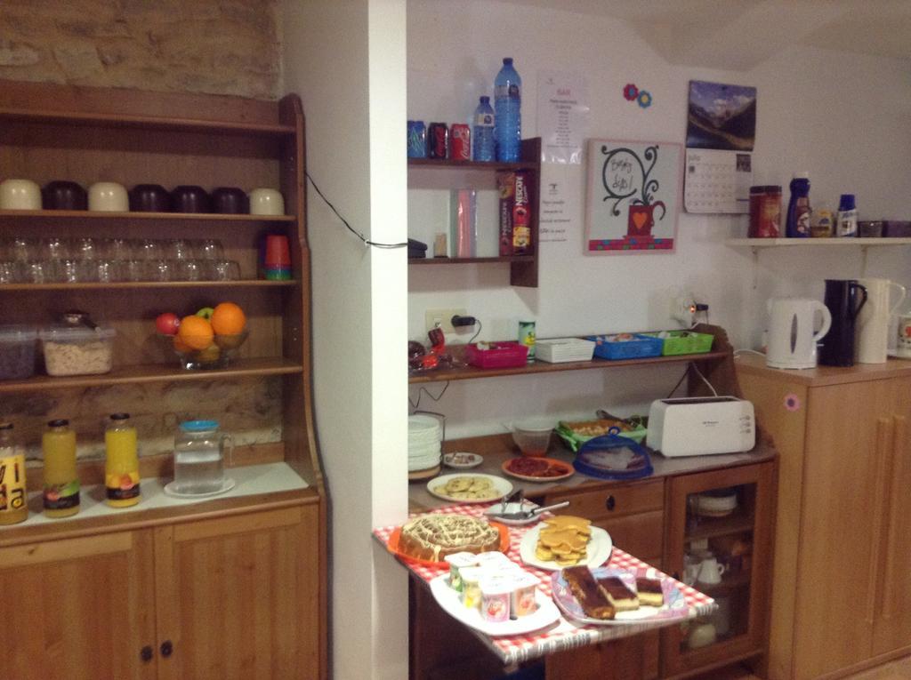 Albergue De Yebra Yebra de Basa Екстер'єр фото